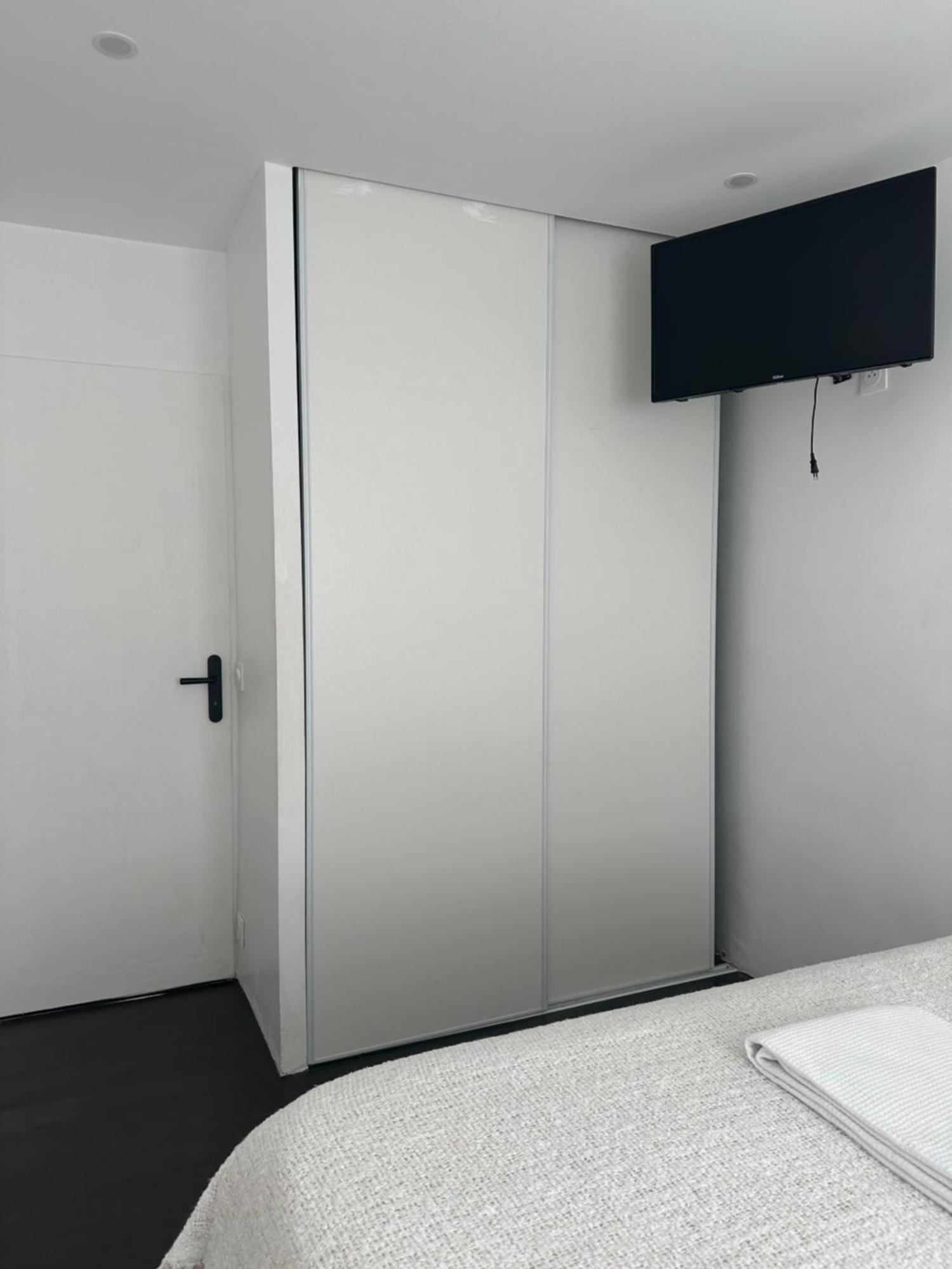 Séjour chez l'habitant Location De Privee Dans Securisee Privee,parking Gratuit , 1 Minute Du Tramway, A 9 Minute Du Centre Ville, Accessible A Plusieurs Transports *